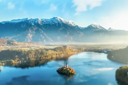 Slovenya'da araba ile en güzel turistik yerlere seyahatler